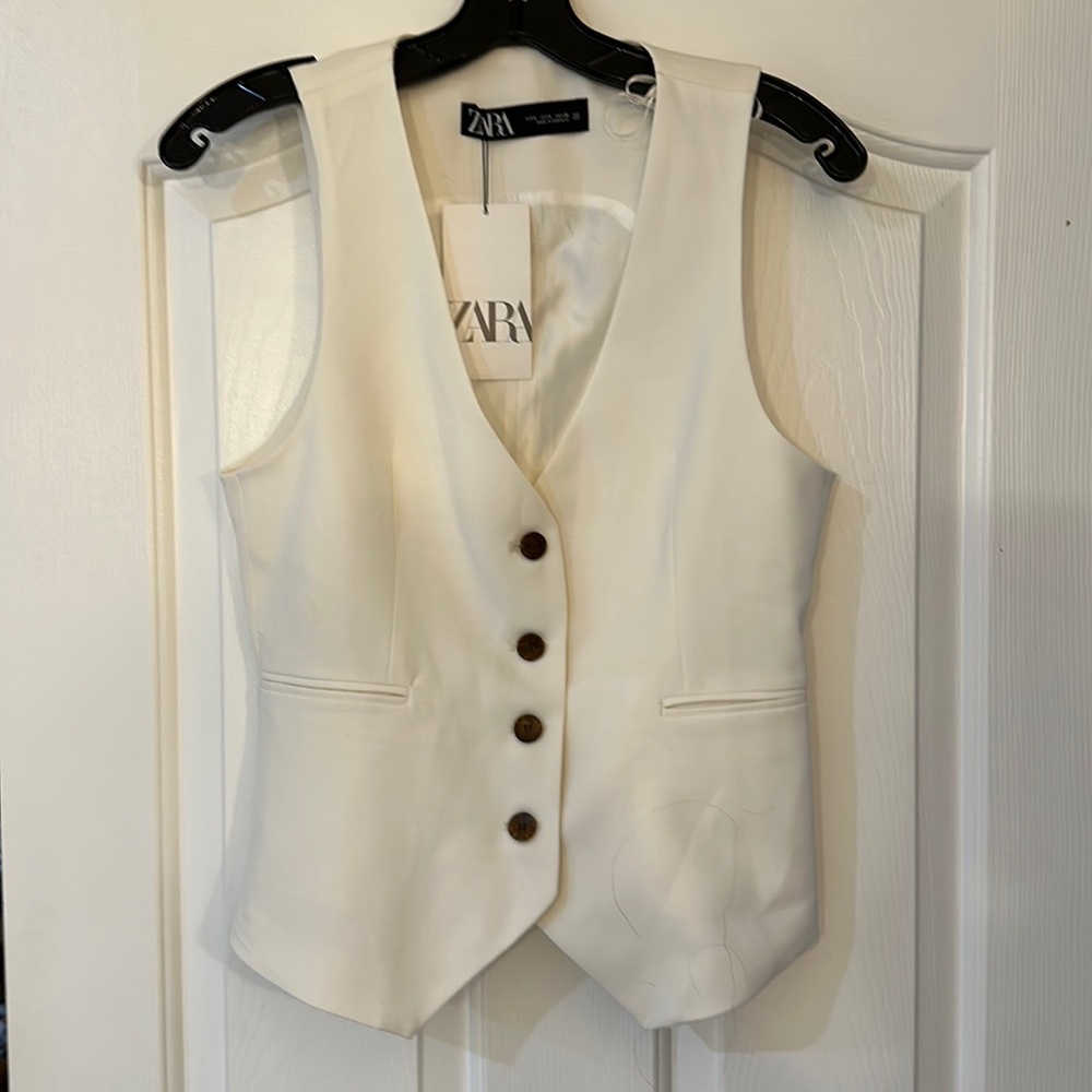 New with tags white Zara button up vest